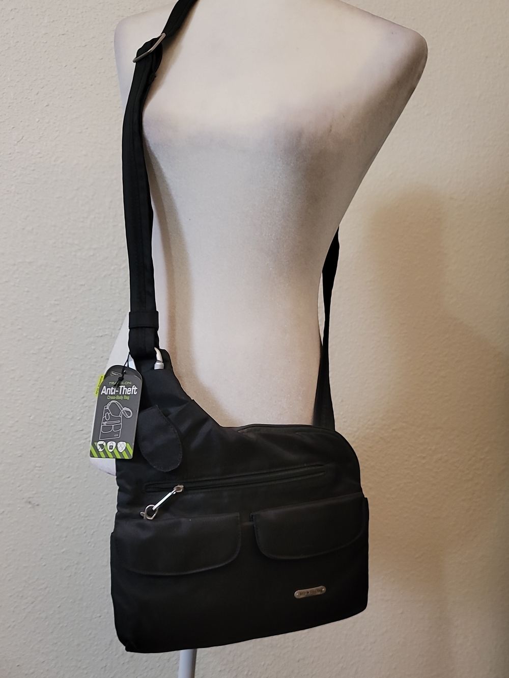 Travelon Black Anti-Theft Messenger Crossbody Bag